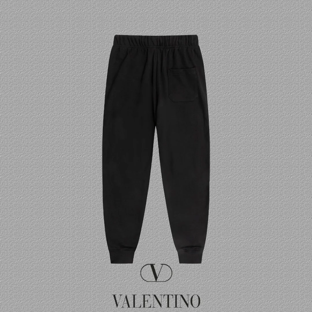 ✨🔥 [VALENTINO] Letter sweatpants Hot Sale customized 460g active version of pure cotton fabric using three-dimensional embroidery technology, three-dimensional clearly visible, comfortable and textured fabric trousers Sizes: S-XL Color: black
